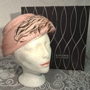 Womans Pink Felt Hat With Feathers & Eatons Hat Box 3903